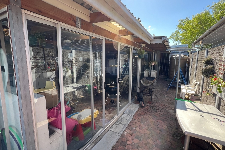 4 Bedroom Property for Sale in Windsor Park Western Cape